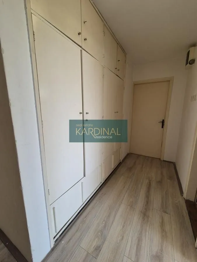 Prodaja, dvosoban stan, 60m², Kajsijar, Jagodina