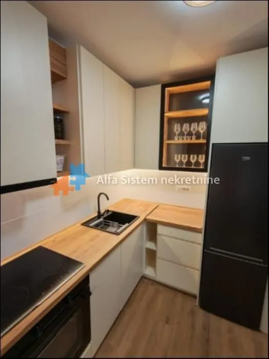 Izdavanje, trosoban stan, 77m², Autokomanda, Voždovac Sve Podlokacije