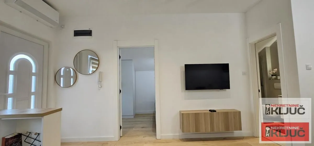 Izdavanje, stan, 36m², Centar, Novi Sad