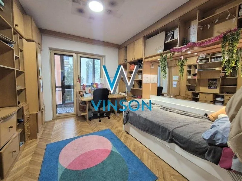 Prodaja, četvorosoban stan, 117m², Centar, Novi Sad