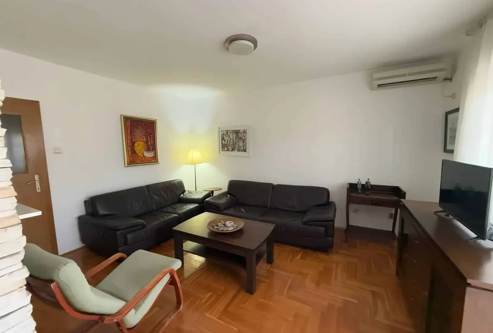 Izdavanje, dvosoban stan, 76m², Stari Aerodrom, Podgorica