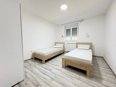 Rent, house, 170m², Zagorič, Podgorica - image 15