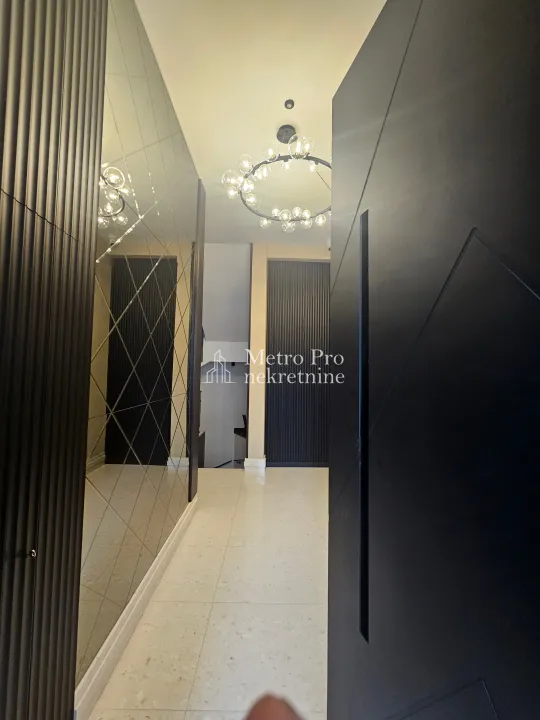 Sale, four bedroom apartment, 180m², Neimar, Vračar Sve Podlokacije