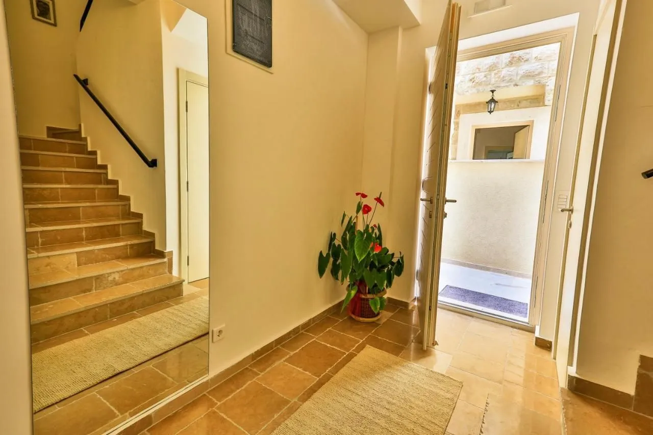 Sale, house, 225m², Reževići, Budva