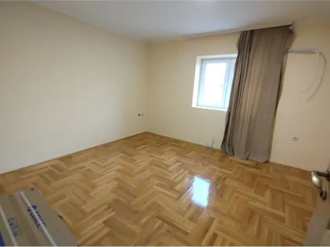 Izdavanje, četvorosoban stan, 179m², Čalije, Niš - image 7