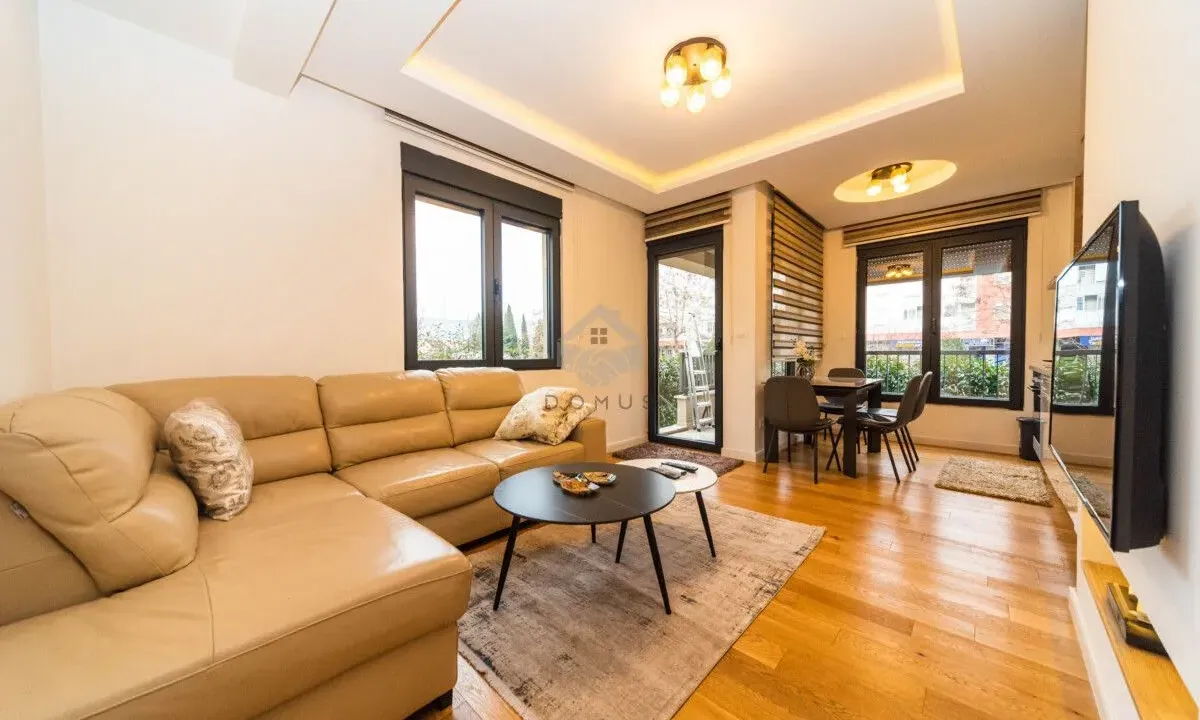 Izdavanje, jednosoban stan, 45m², Blok 6, Podgorica