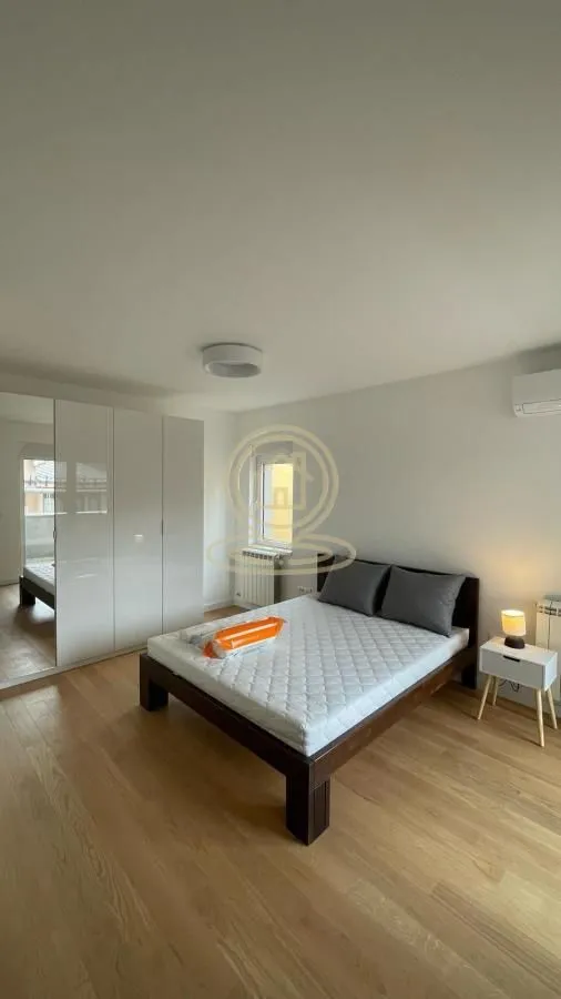 Rent, four bedroom apartment, 151m², Voždovac Sve Podlokacije, Beograd
