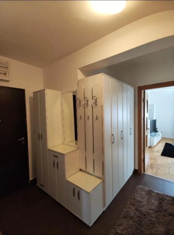 Izdavanje, trosoban stan, 96m², Stari Aerodrom, Podgorica