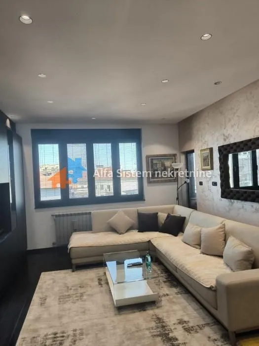 Rent, four bedroom apartment, 95m², Stari Grad, Beograd