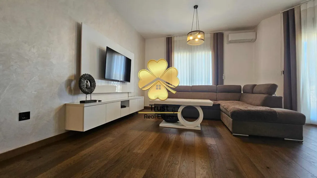 Izdavanje, dvosoban stan, 80m², Ljubović, Podgorica