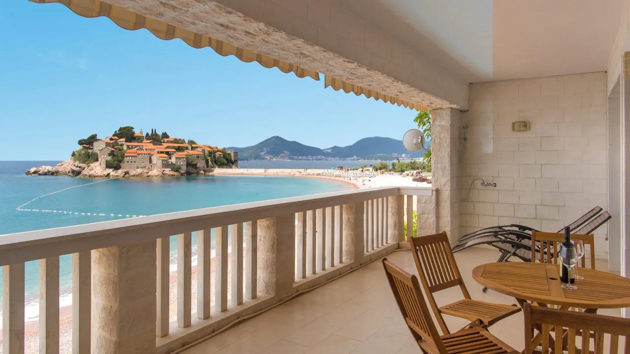 Sale, two bedroom apartment, 103m², Sveti Stefan, Budva