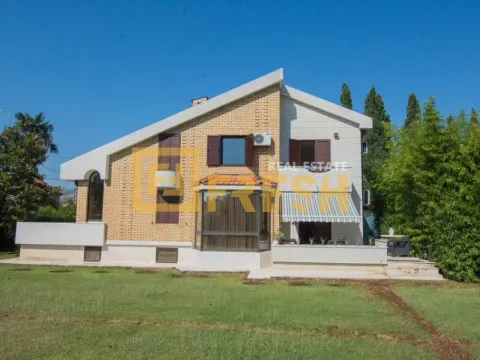 Sale, house, 250m², Tološi, Podgorica - image 2