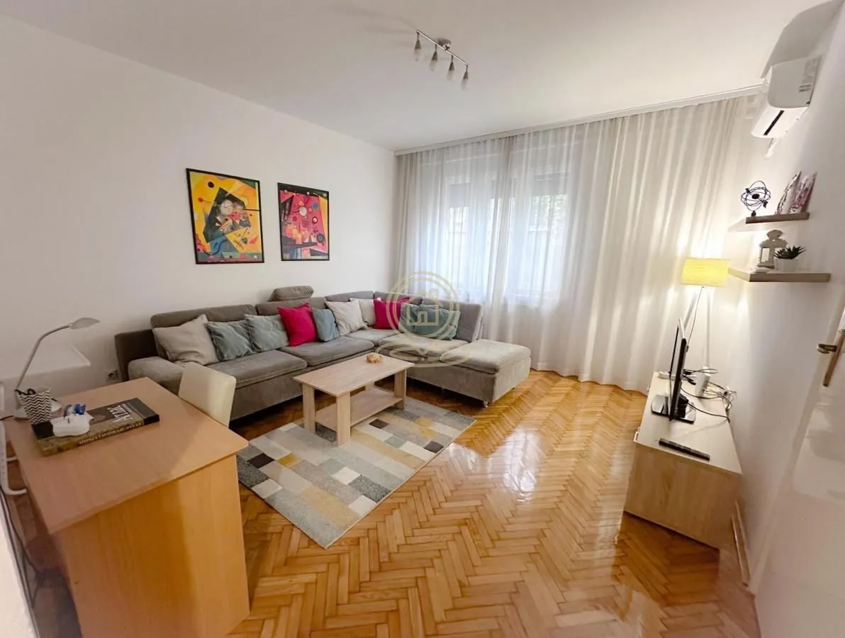 Rent, two bedroom apartment, 69m², Vračar Sve Podlokacije, Beograd