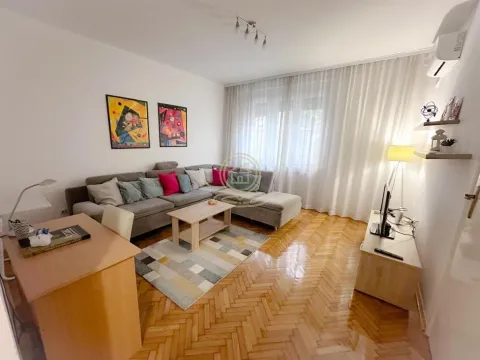 Rent, two bedroom apartment, 69m², Vračar Sve Podlokacije, Beograd - image 16