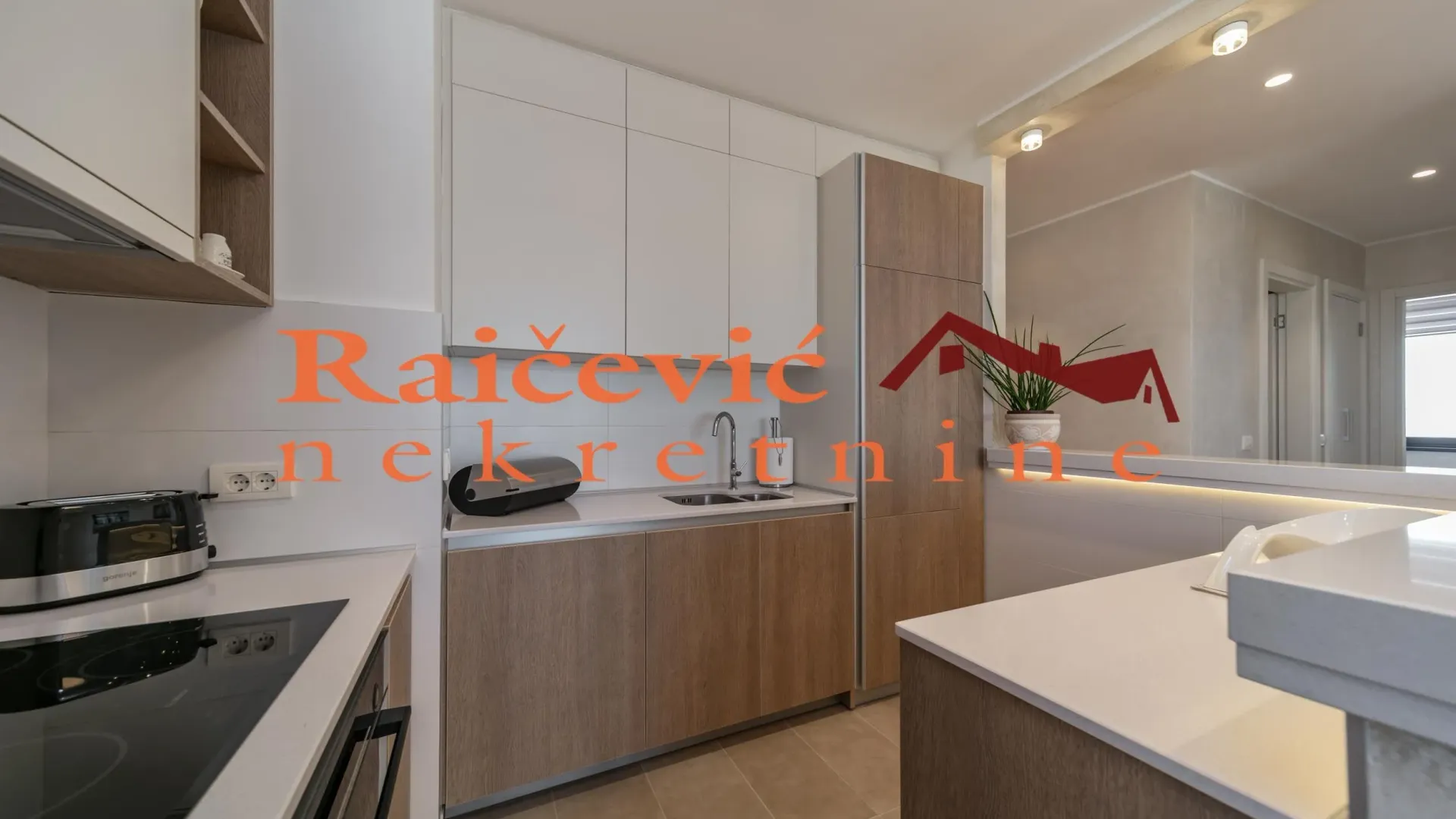 Izdavanje, trosoban stan, 90m², Savski Venac, Beograd