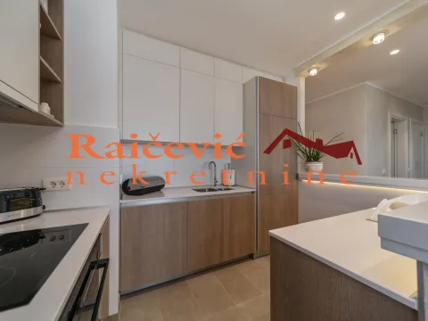 Izdavanje, trosoban stan, 90m², Savski Venac, Beograd - image 8