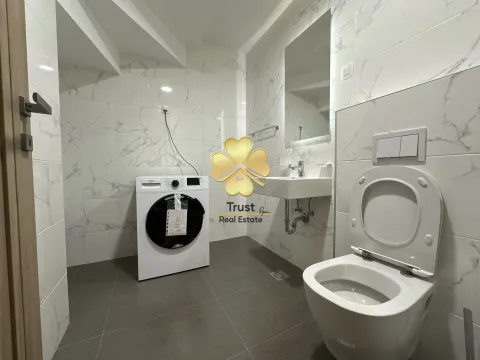 Izdavanje, četvorosoban stan, 135m², Master Kvart, Podgorica - image 11