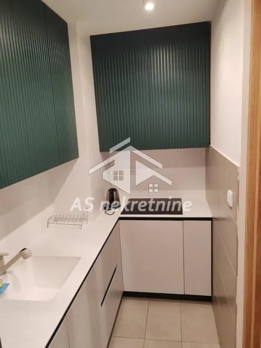 Rent, three bedroom apartment, 77m², Crveni Krst, Beograd
