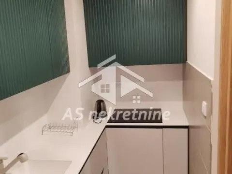 Izdavanje, trosoban stan, 77m², Vračar Sve Podlokacije, Beograd - image 19