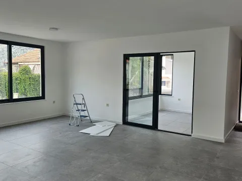 Rent, office space, 80m², Kotor, Crna Gora - image 10