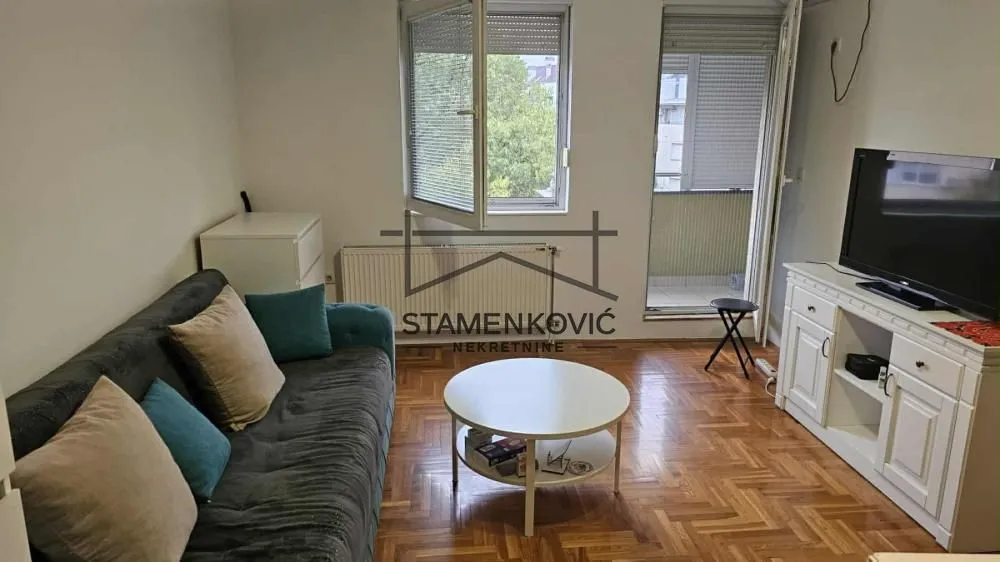 Izdavanje, jednosoban stan, 42m², Grbavica, Novi Sad Sve Podlokacije