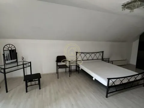 Rent, house, 80m², Dušanovac, Voždovac Sve Podlokacije - image 11