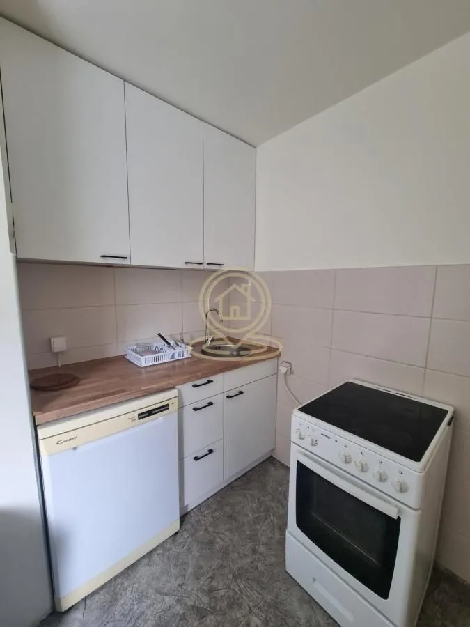 Izdavanje, jednosoban stan, 31m², Grbavica, Novi Sad Sve Podlokacije