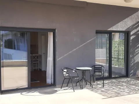 Prodaja, jednosoban stan, 55m², Centar, Bar - image 2