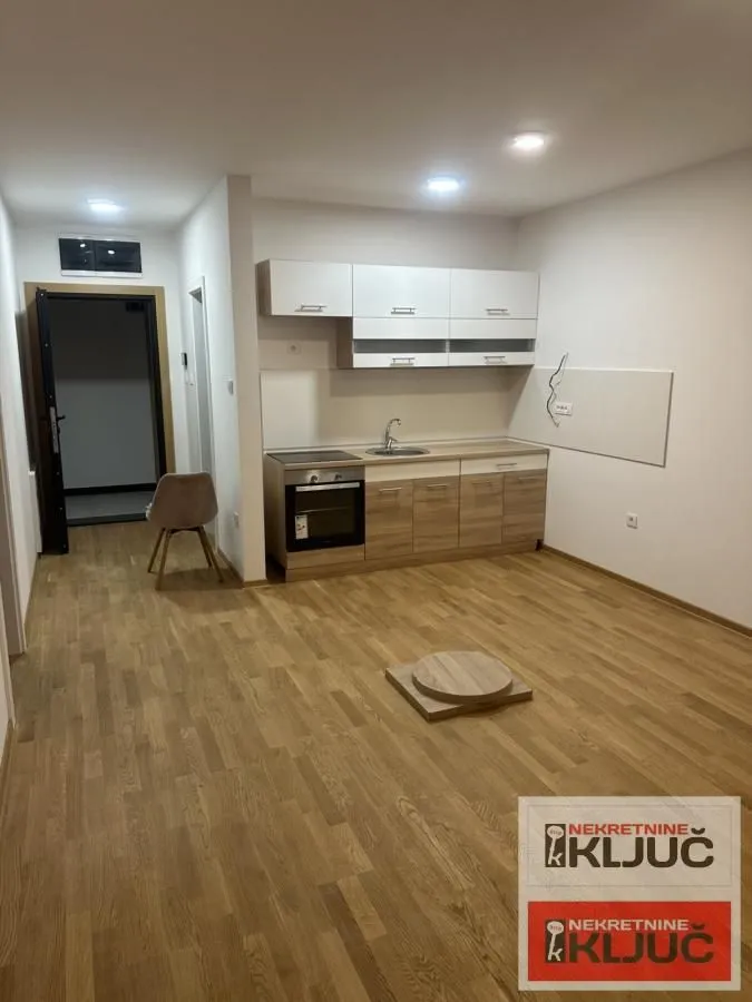 Izdavanje, jednosoban stan, 41m², Petrovaradin, Novi Sad