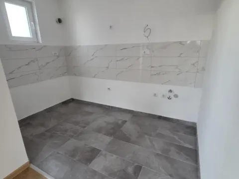 Sale, two bedroom apartment, 54m², Pantelej, Niš - image 2