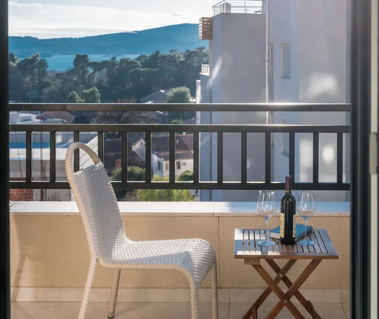 Prodaja, dvosoban stan, 63m², Tivat, Crna Gora