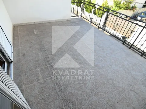 Rent, house, 400m², Zlatica, Podgorica - image 38