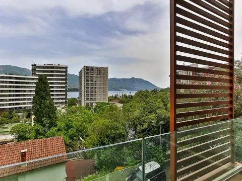 Rent, two bedroom apartment, 69m², Centar, Budva - image 4