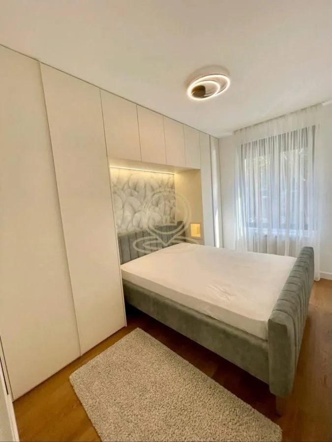 Rent, three bedroom apartment, 61m², Crveni Krst, Beograd