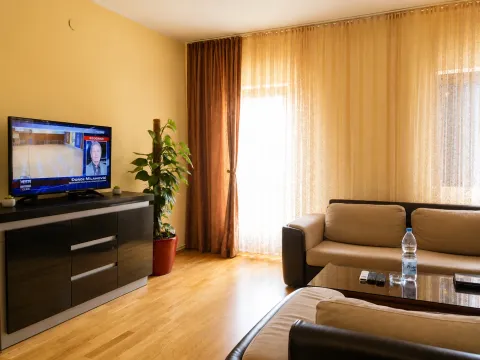 Rent, house, 120m², Stari Aerodrom, Podgorica - image 4
