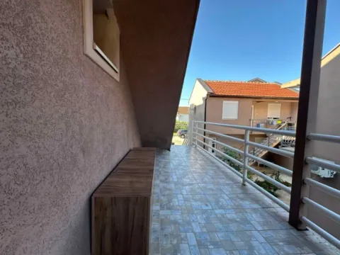 Izdavanje, dvosoban stan, 120m², Stari Aerodrom, Podgorica - image 3