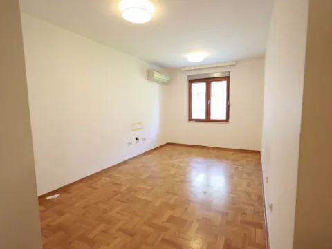 Prodaja, jednosoban stan, 49m², Tološi, Podgorica - image 2