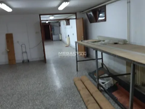 Izdavanje, kuća, 542m², Bulbulder, Zvezdara Sve Podlokacije - image 14