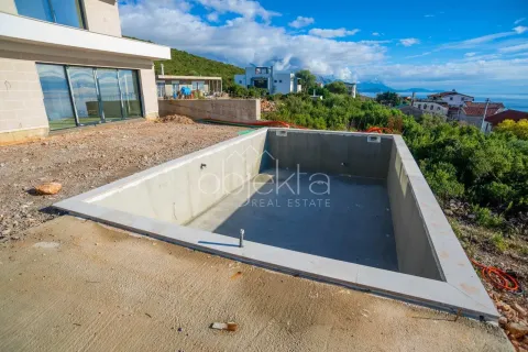 Swimming pool under construction in the courtyard of a house with a sea view. - image 7