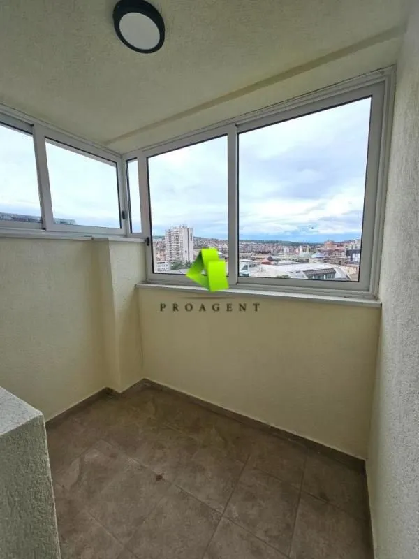 Rent, office space, 240m², Medijana, Niš