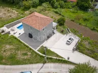 Izdavanje, kuća, 160m², Kotor, Crna Gora - image 2