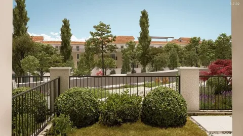 Pogled sa terase na dvorište i okolne zgrade sa zelenilom. - image 3