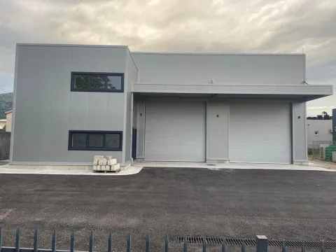 Rent, office space, 300m², Zagorič, Podgorica - image 1
