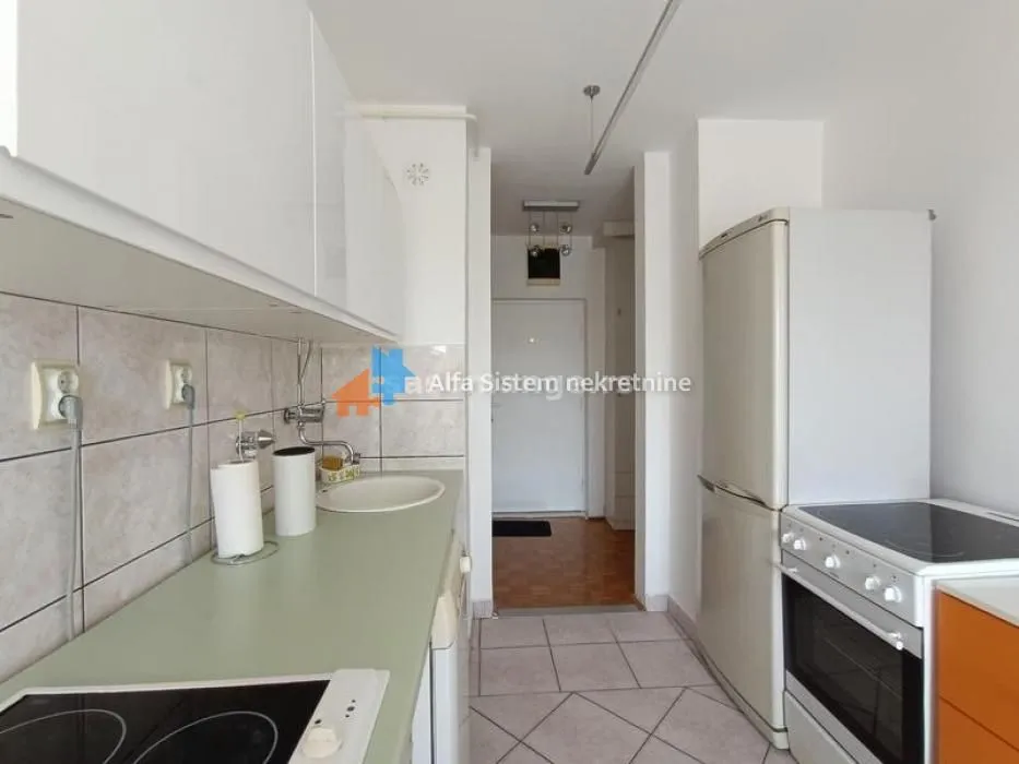 Izdavanje, trosoban stan, 100m², Bežanijska Kosa 3, Bežanijska Kosa Sve Podlokacije