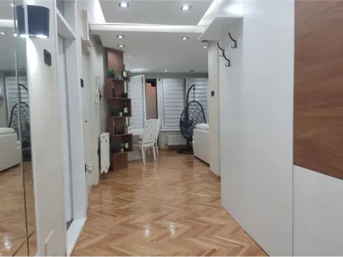 Prodaja, trosoban stan, 82m², Durlan, Niš - image 12