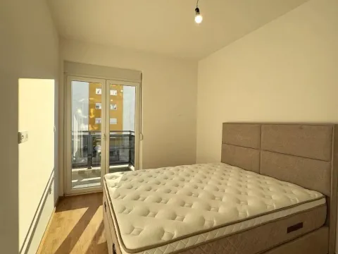 Izdavanje, jednosoban stan, 45m², Pobrežje, Podgorica - image 6