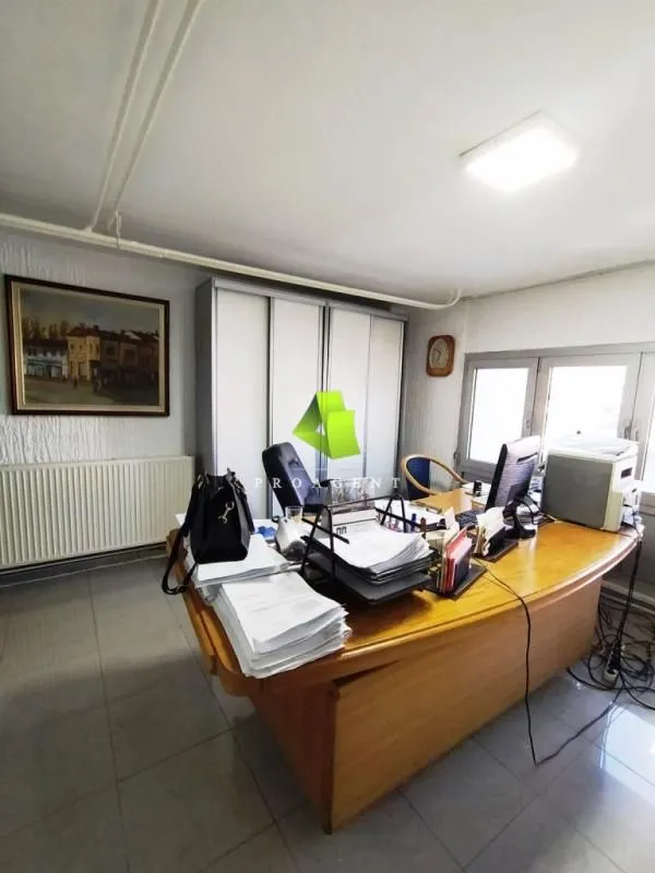Rent, office space, 109m², Medijana, Niš