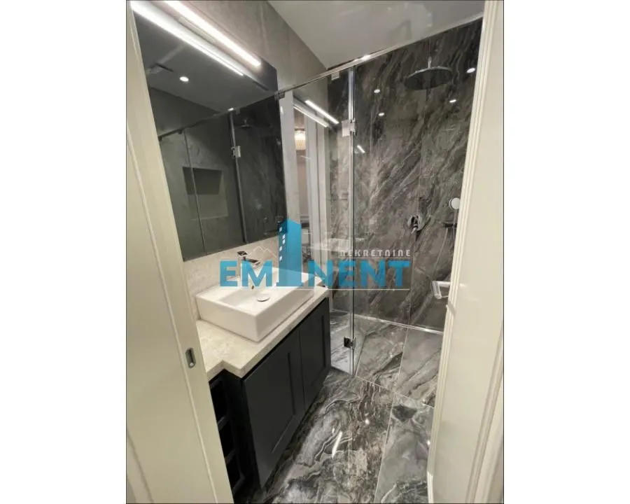 Rent, apartment, 200m², Čubura, Beograd