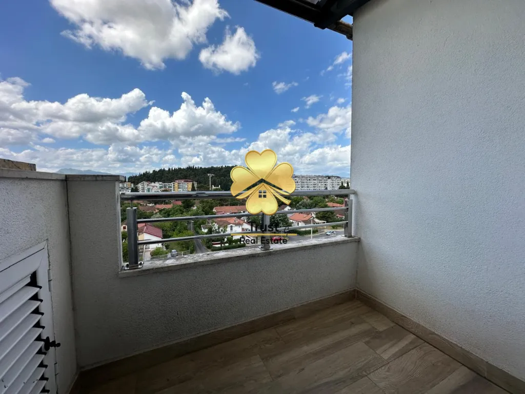 Prodaja, trosoban stan, 195m², Pobrežje, Podgorica