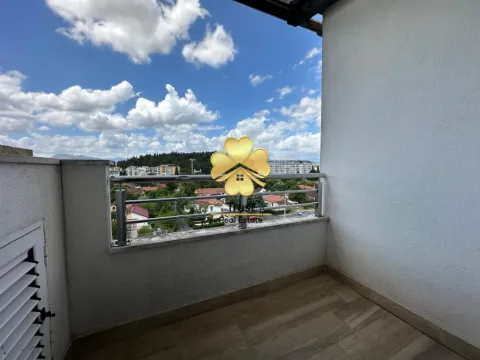 Prodaja, trosoban stan, 195m², Pobrežje, Podgorica - image 18